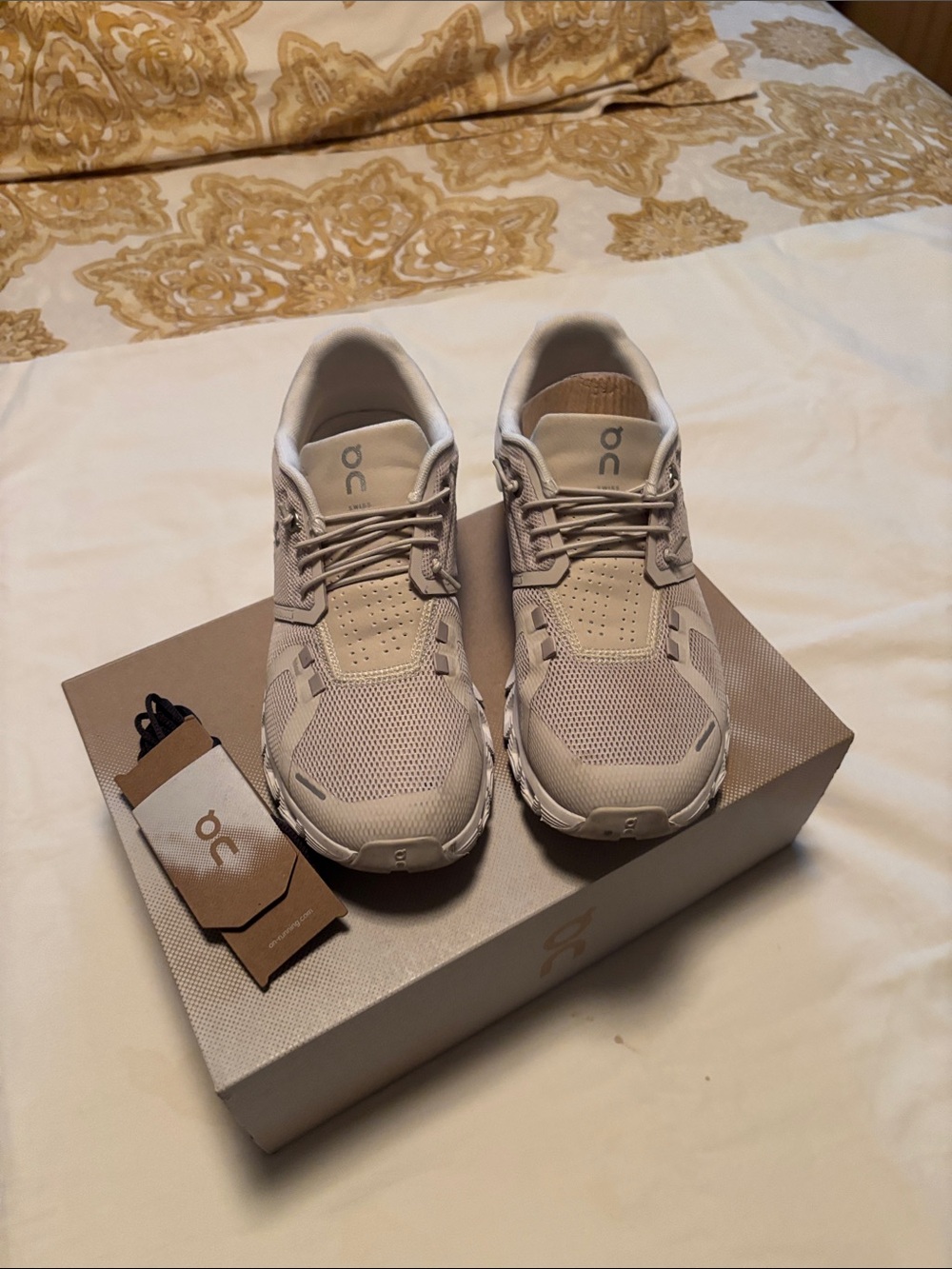 On Running Cloud 5 Sneakers in Pearl Frost